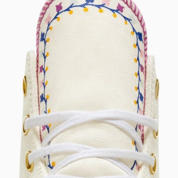 CHUCK TAYLOR ALL STAR LIFT FREE SPIRIT FLORALS
Men’s:7.5
Women’s:9.5
No RETURN. - Picture 8 of 9